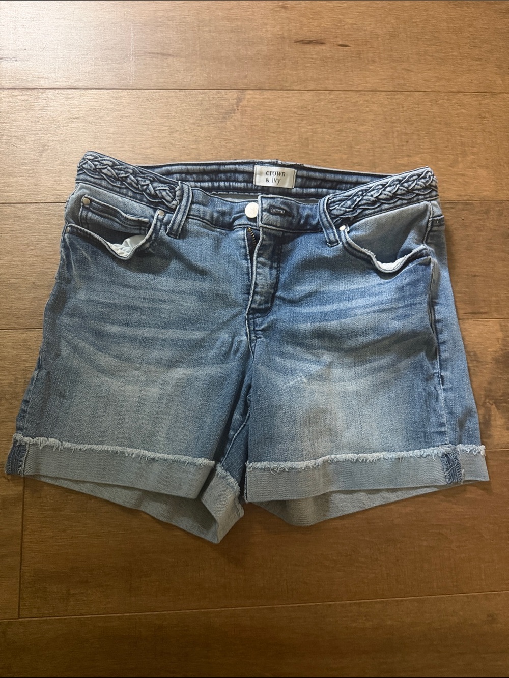 💘crown & ivy Braided-Waist Light Blue Denim Shorts